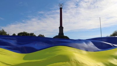 Вручення паспортів, велоестафета, конкурс дитячих малюнків – День Державного Прапора на Чернігівщині