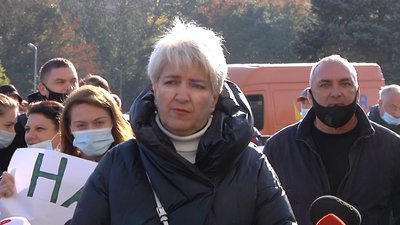 "Це нас вб'є". В Одесі мітингували проти "карантину вихідного дня" "Це нас вб'є". В Одесі мітингували проти "карантину вихідного дня"
