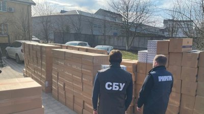 Сигарети на понад 18 мільйонів гривень: у Львові викрили склад контрафактних товарів