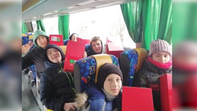 Волонтери житомирської школи допомогли евакуювати за кордон понад дві тисячі людей Волонтери житомирської школи допомогли евакуювати за кордон понад дві тисячі людей