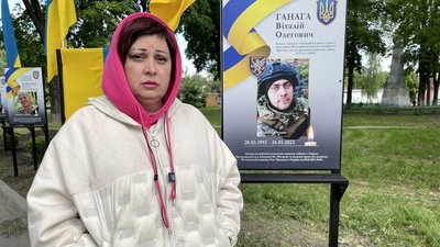 У Хоролі на Полтавщині частина родин полеглих військових проти встановлення Алеї Героїв У Хоролі на Полтавщині частина родин полеглих військових проти встановлення Алеї Героїв