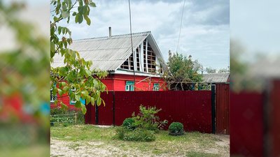 Наслідки обстрілу у Сновську на Чернігівщині: є поранені Наслідки обстрілу у Сновську на Чернігівщині: є поранені