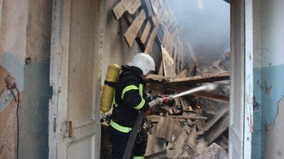В одному з парків Кропивницького горіла будівля В одному з парків Кропивницького горіла будівля