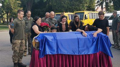 У воїна з Диканьки Олексія Лебедя лишилися батьки та сестри У воїна з Диканьки Олексія Лебедя лишилися батьки та сестри