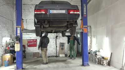 Генератори, акумулятори, свічки: як у Житомирі працює малий бізнес під час відключень електроенергії Генератори, акумулятори, свічки: як у Житомирі працює малий бізнес під час відключень електроенергії