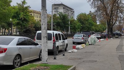 У Дніпрі планують витратити ще 3 млн грн на встановлення паркувальних стовпчиків У Дніпрі планують витратити ще 3 млн грн на встановлення паркувальних стовпчиків
