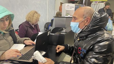 "Стріляють щодня": в Одесу масово виїжджають жителі Херсона