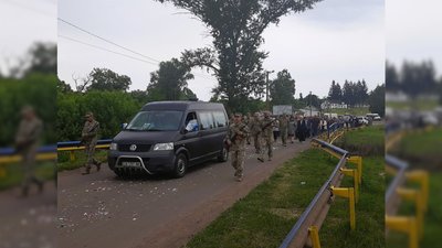 Прощання з Віталієм в селі Озеряни на Чернігівщині Прощання з Віталієм в селі Озеряни на Чернігівщині