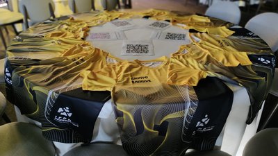Стіл пам'яті з футболками на честь членів Ігор нескорених, відбір-2023 у Львові Стіл пам'яті з футболками на честь членів Ігор нескорених, відбір-2023 у Львові