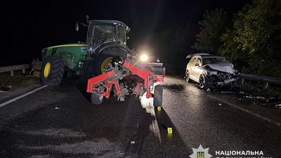 На Полтавщині трактор зіткнувся з Audi: серед травмованих троє дітей