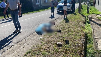 Збив пішохода та втік: в Мукачеві затримали водія вантажівки, який скоїв смертельну ДТП