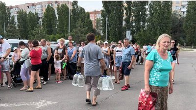 До Миколаєва щоп'ятниці привозять питну воду До Миколаєва щоп'ятниці привозять питну воду
