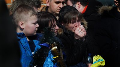 У Львові попрощалися із офіцерами, які загинули через авіаудар по Яворівському полігону У Львові попрощалися із офіцерами, які загинули через авіаудар по Яворівському полігону