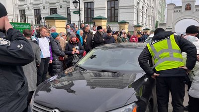 СБУ вручила підозру митрополиту УПЦ (МП) Павлу Лебідю СБУ вручила підозру митрополиту УПЦ (МП) Павлу Лебідю