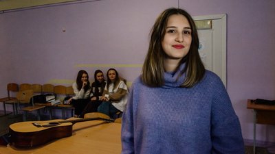 Навчає дітей, волонтерить та грає рок на фронті: педагог з Одеси став вчителем року Навчає дітей, волонтерить та грає рок на фронті: педагог з Одеси став вчителем року