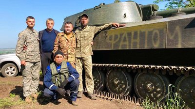 Андрій Бельзецький з побратимами на фронті Андрій Бельзецький з побратимами на фронті