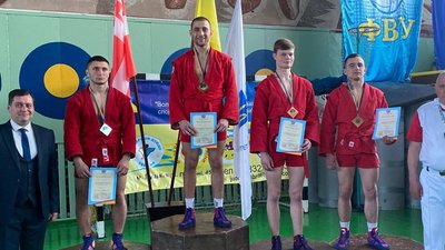 Нацгвардієць з Херсона здобув золото на Чемпіонаті України з бойового самбо Нацгвардієць з Херсона здобув золото на Чемпіонаті України з бойового самбо