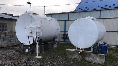 На Прикарпатті викрили нелегальну автозаправку На Прикарпатті викрили нелегальну автозаправку