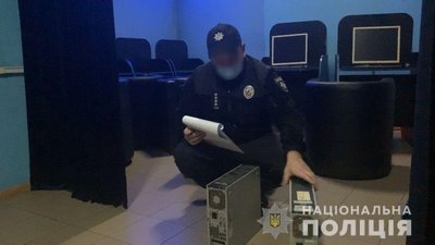 Нелегальний гральний заклад виявили закарпатські поліцейські у Мукачеві
