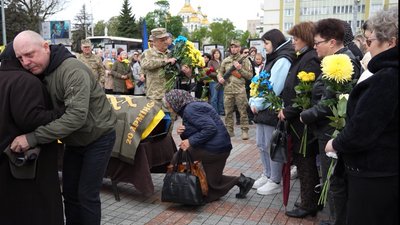Із добровольцем, ветераном АТО Володимиром Мартинюком попрощались у Рівному