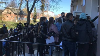 На пробне ЗНО на Буковині прийшло понад 90% зареєстрованих школярів
