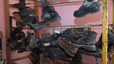 У Житомирі кілька тисяч людей отримали допомогу у гуманітарному штабі при міському палаці культури У Житомирі кілька тисяч людей отримали допомогу у гуманітарному штабі при міському палаці культури
