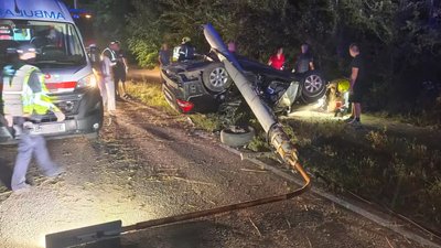 ДТП на Виробничій, Кривий Ріг, Nissan врізався у стовп, двоє поранених