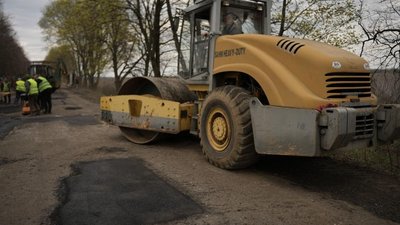 У квітні в Донецькій області на ремонт доріг витартили 200 мільйонів гривень