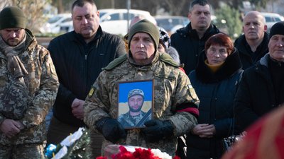 В Ужгороді попрощалися із полеглим на війні Іваном Беркелою В Ужгороді попрощалися із полеглим на війні Іваном Беркелою