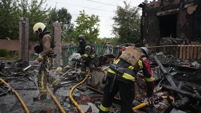 Наслідки атаки російського дрона по приватному сектору Сум