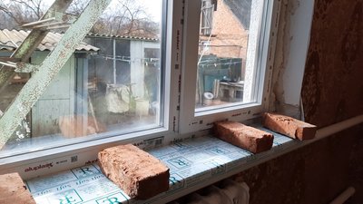 Пів року потому: хмельничани й досі чекають на відновлення житла після російського обстрілу Пів року потому: хмельничани й досі чекають на відновлення житла після російського обстрілу