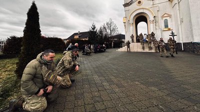 В Мукачеві попрощалися з полеглим військовим Миколою Гуті В Мукачеві попрощалися з полеглим військовим Миколою Гуті