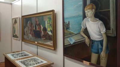 Виставка народних дитячих іграшок та картин, присвячених дітям, відкрилася у Сумах