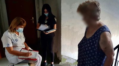 За добу херсонські поліцейські врятували 4 жінок від домашнього насилля