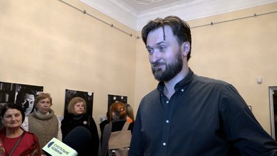 "Живі "розстріляні": у Житомирі відкрили фотовиставку Мартина Якуба "Живі "розстріляні": у Житомирі відкрили фотовиставку Мартина Якуба