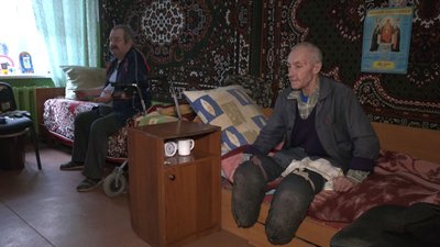 Відмовляються від ліків, погрожують отруєнням: У Вертіївці люди з будинку для літніх проти переїзду Відмовляються від ліків, погрожують отруєнням: У Вертіївці люди з будинку для літніх проти переїзду
