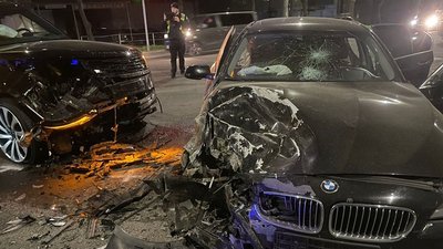 Наслідки зіткнення двох легкових автомобілів у Хмельницькому, 27 квітня 2026 року