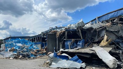 На місці обстрілу харчового підприємства у Харкові знайшли уламки російської ракети