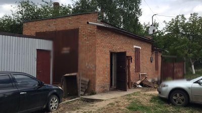 Виготовляв та продавав цигарки: на Вінниччині чоловік облаштував підпільний цех