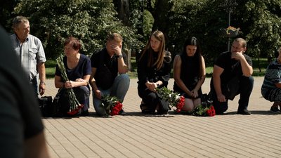 У Чернігові попрощалися з лейтенантом і командиром розвідвзводу Павлом Буренком У Чернігові попрощалися з лейтенантом і командиром розвідвзводу Павлом Буренком
