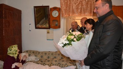 Столітній ювілей відзначила Ядвіга Грицак. Листопад 2023. Тернопіль Столітній ювілей відзначила Ядвіга Грицак. Листопад 2023. Тернопіль