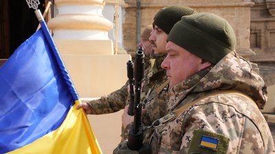 Військовослужбовці під час церемонії прощання із Сергієм Уманським Військовослужбовці під час церемонії прощання із Сергієм Уманським