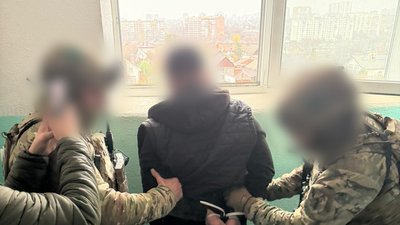 У Харкові затримали чоловіка, який погрожував зброєю поліціянтам
