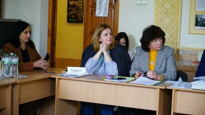 Переможці Всеукраїнської Огієнківської премії захищають Україну – духовно і зі зброєю в руках Переможці Всеукраїнської Огієнківської премії захищають Україну – духовно і зі зброєю в руках