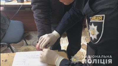 "Ображали за неробство". На Одещині чоловіка підозрюють у спробі вбити своїх батьків