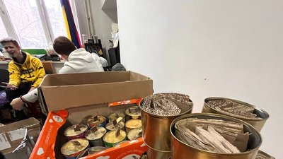 В Тернополі Спілки Української Молоді виготовила 2 000 окопних свічок для бійців В Тернополі Спілки Української Молоді виготовила 2 000 окопних свічок для бійців