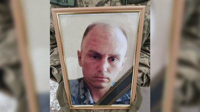 Загинули на Донеччині: на Чернігівщині поховали чотирьох бійців Загинули на Донеччині: на Чернігівщині поховали чотирьох бійців