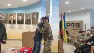 Поминальна служба, автопробіг та нагородження: у Франківську відзначили День Добровольця Поминальна служба, автопробіг та нагородження: у Франківську відзначили День Добровольця
