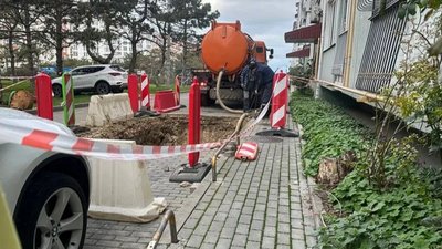 Аварія під час прокладання водопроводу на проспекті Генерала Острякова