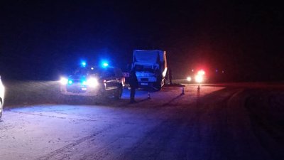 На Рівненщині зіткнулись дві вантажівки, одного з водіїв деблокували На Рівненщині зіткнулись дві вантажівки, одного з водіїв деблокували